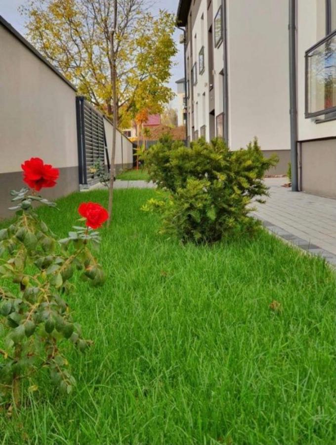 Квартира Подобово Uzhhorod Ngoại thất bức ảnh